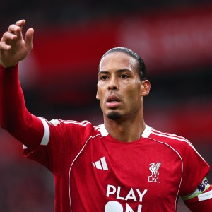 开云体育官网-曼联名宿斯塔姆批评范戴克——‘他需要改进’